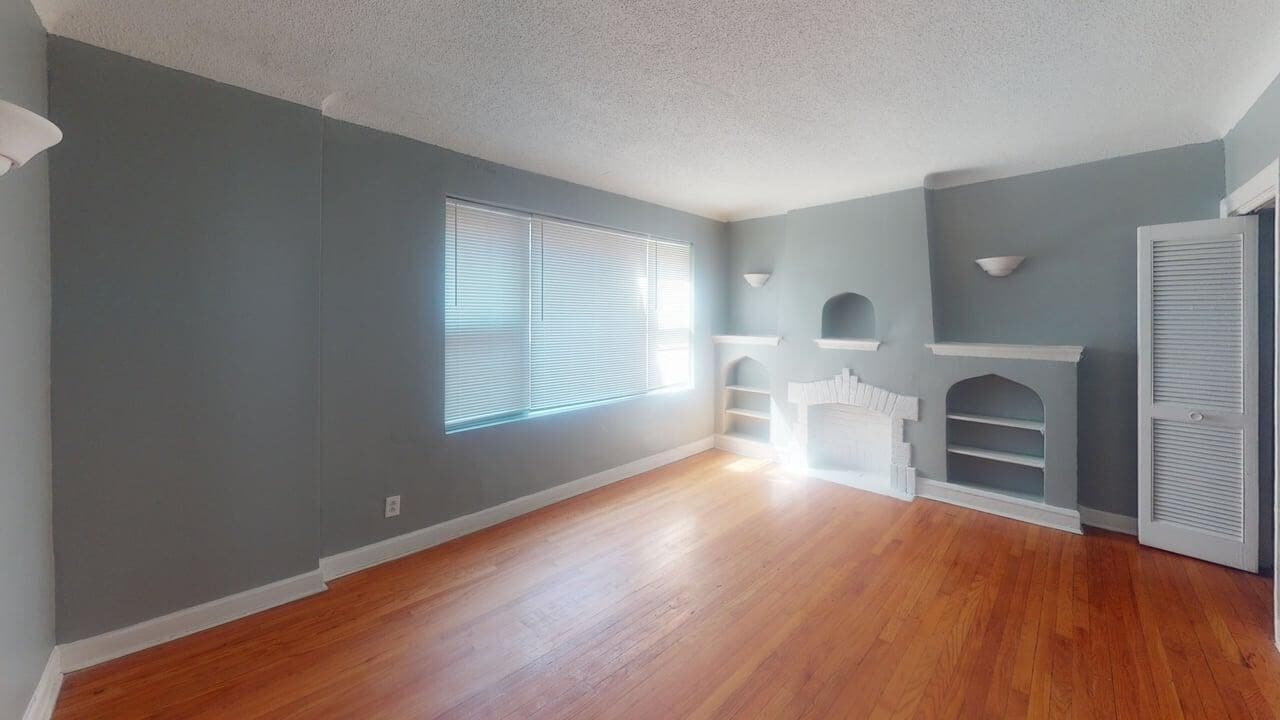 817 W 83rd St in Chicago, IL - Building Photo