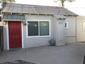 1023 E Meadowbrook Ave in Phoenix, AZ - Building Photo