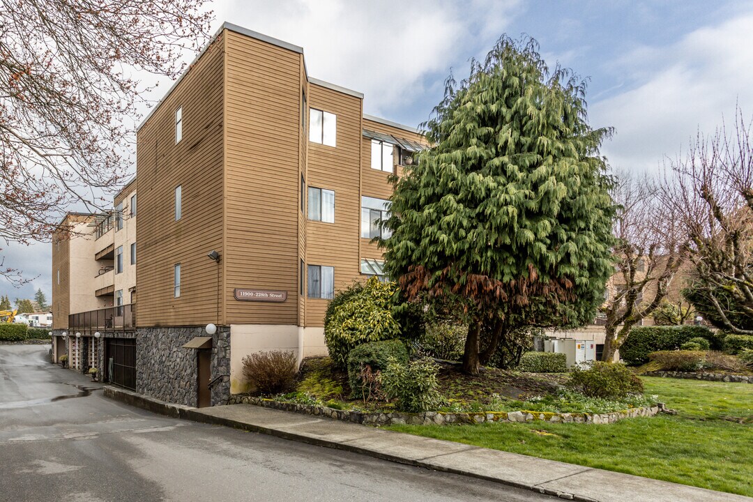 Moonlight Grove Adult Condominiums in Maple Ridge, BC - Building Photo