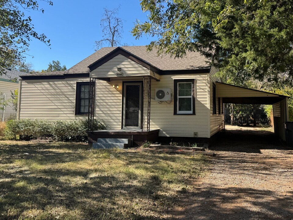 1505 SW 8th St in Lawton, OK - Building Photo