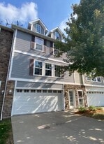 353 NE Sandalwood in Waukee, IA - Building Photo