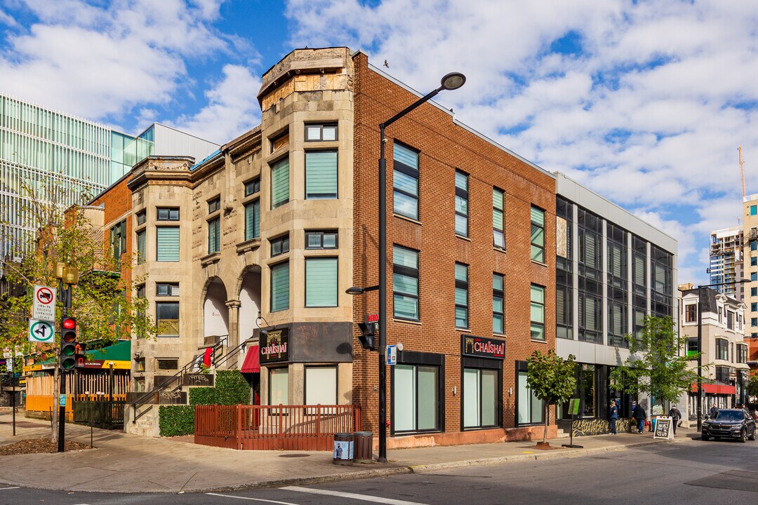 2005-2019 Bishop in Montréal, QC - Building Photo