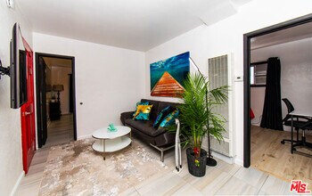 415 Rose Ave in Los Angeles, CA - Building Photo - Building Photo