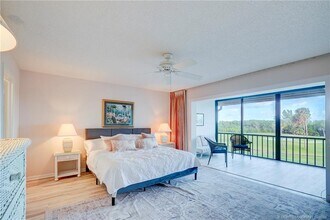 5532 NE Gulfstream Way in Stuart, FL - Foto de edificio - Building Photo