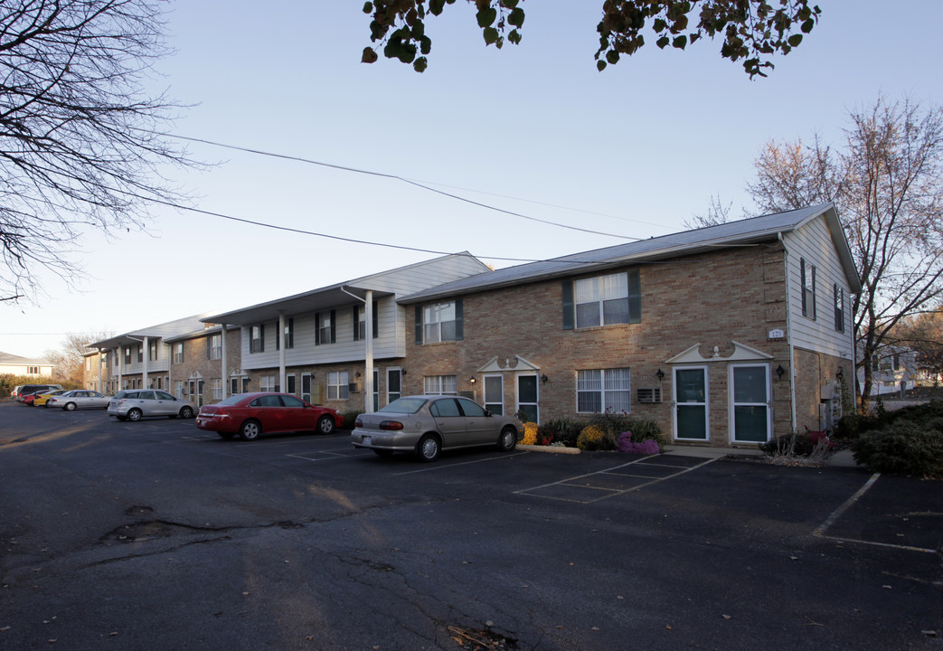 Maple Park Apartments in North Canton, OH - Building Photo