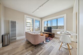 3201 Washington St in San Francisco, CA - Building Photo - Building Photo