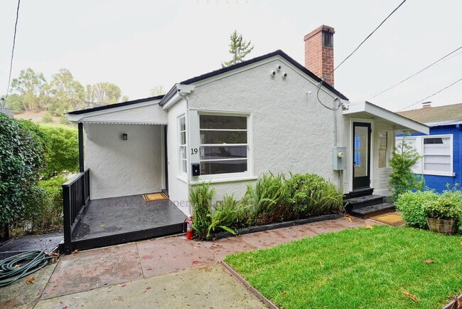 property at 19 Sentinel Ct