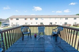 3417 Destin Dr in Waterloo, IA - Building Photo - Building Photo