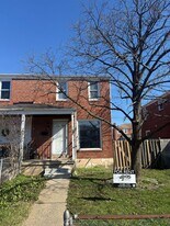 7851 St Fabian Ln in Dundalk, MD - Building Photo