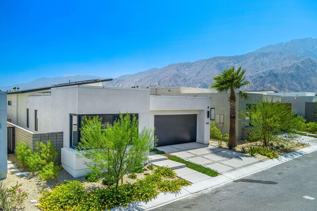 845 Nugget Ln in Palm Springs, CA - Building Photo - Building Photo
