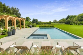 571 Pauls Ln in Bridgehampton, NY - Building Photo - Building Photo