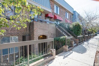 1775 S Hayes St in Arlington, VA - Building Photo - Building Photo