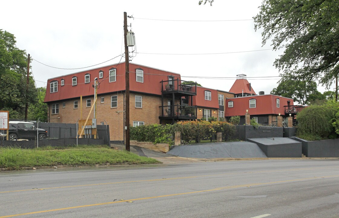 Austin Heights Condominiums in Austin, TX - Building Photo