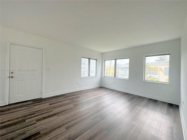 1910 Biarritz Dr in Miami, FL - Building Photo - Building Photo