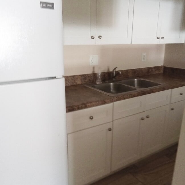 5140 SE 31st St, Unit B, Unit B