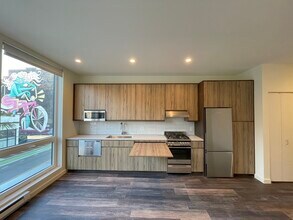 1122 W Chicago Ave-Unit -305 in Chicago, IL - Building Photo - Building Photo