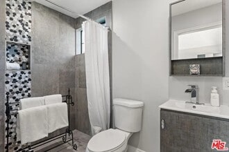 5637 W 83rd St in Los Angeles, CA - Building Photo - Building Photo