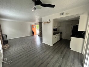 1403 Fairfield Dr in Austin, TX - Foto de edificio - Building Photo