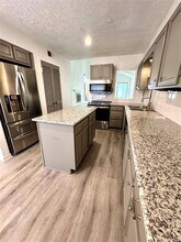 3320 Palm Desert Ln in Missouri City, TX - Foto de edificio - Building Photo