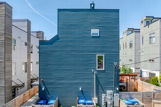 Coombes California in Seattle, WA - Foto de edificio - Building Photo