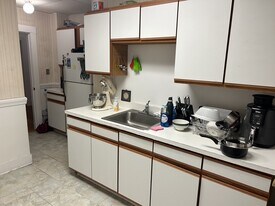 53 Manchester Rd, Unit 5 in Brookline, MA - Building Photo