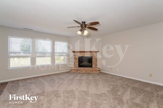 358 Springfield Cir in Greenwood, IN - Building Photo - Building Photo