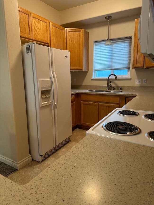 9245 Commons Pl in Anchorage, AK - Building Photo - Building Photo