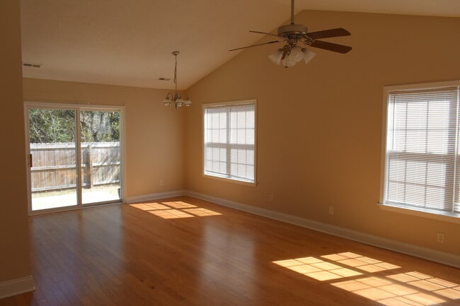 1528 Wagon Ct in Wilmington, NC - Building Photo - Building Photo