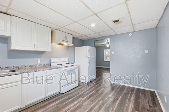 property at 2215 Riverview Dr