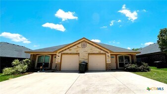 405 Sladecek Dr in Killeen, TX - Building Photo