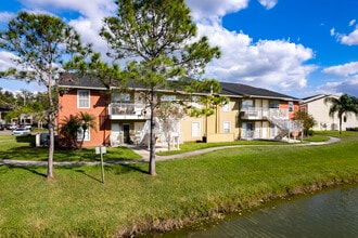 Park Lake At Parsons in Brandon, FL - Building Photo - Building Photo