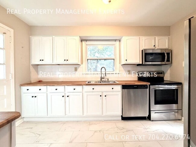 1843 Camp Greene St in Charlotte, NC - Building Photo - Building Photo