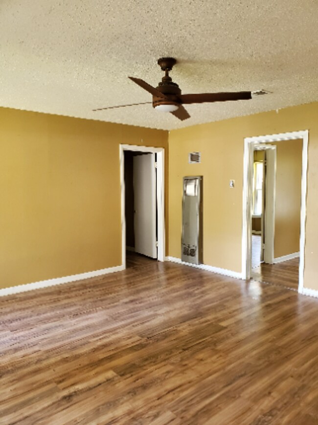 912 Alabama St in Sulphur Springs, TX - Building Photo - Building Photo