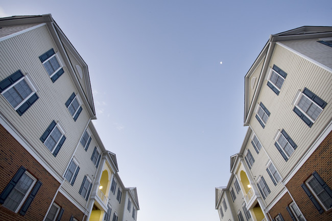 The Pointe Apartments in Charlottesville, VA - Building Photo - Building Photo