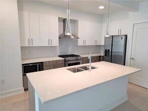 775 Juniper St NE in Atlanta, GA - Foto de edificio - Building Photo