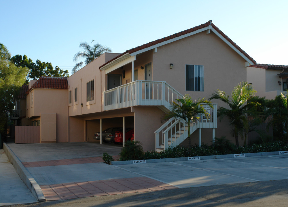 2416 De La Vina St in Santa Barbara, CA - Building Photo