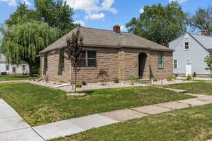 302 E Wilson Ave in Appleton, WI - Building Photo