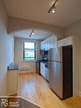 2329 N Rockwell St, Unit C1 in Chicago, IL - Building Photo - Building Photo