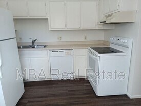 2832 E Le Marche Ave in Phoenix, AZ - Building Photo