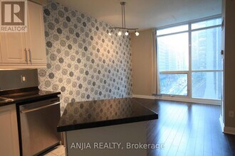 1121 Bay St. in Toronto, ON - Building Photo - Building Photo
