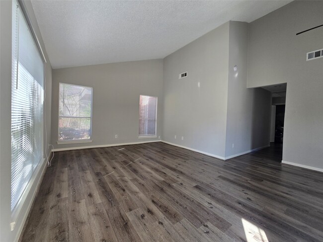 7887 Kendalia Dr in Houston, TX - Building Photo - Building Photo