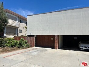 1412 Brockton Ave in Los Angeles, CA - Building Photo - Building Photo