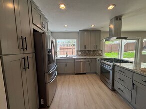 536 Heather Ridge Rd in San Marcos, CA - Building Photo - Building Photo