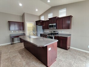 603 Hilltop View St in Richland, WA - Building Photo - Building Photo