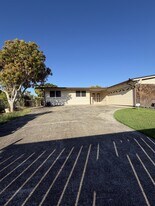 98-1211-1211 Mahipua St in Aiea, HI - Building Photo