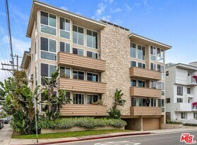 30 Driftwood St in Marina Del Rey, CA - Building Photo