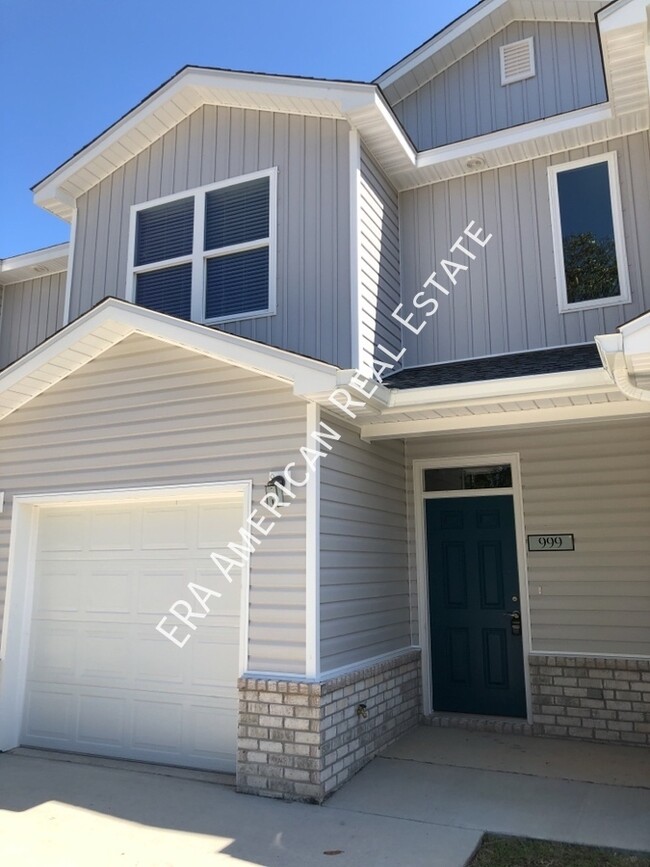 999 Skylark Rd in Mary Esther, FL - Building Photo - Building Photo