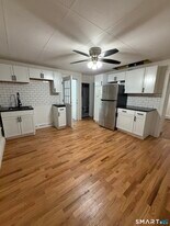 130 Norwood Ave in New London, CT - Building Photo