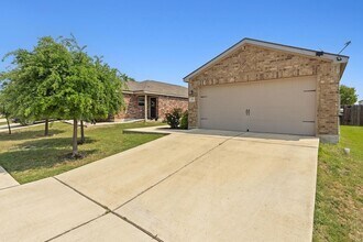 153 Proclamation Ave in Liberty Hill, TX - Foto de edificio - Building Photo