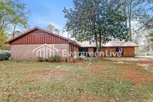 5048 Riverwood Cir in Jackson, MS - Building Photo